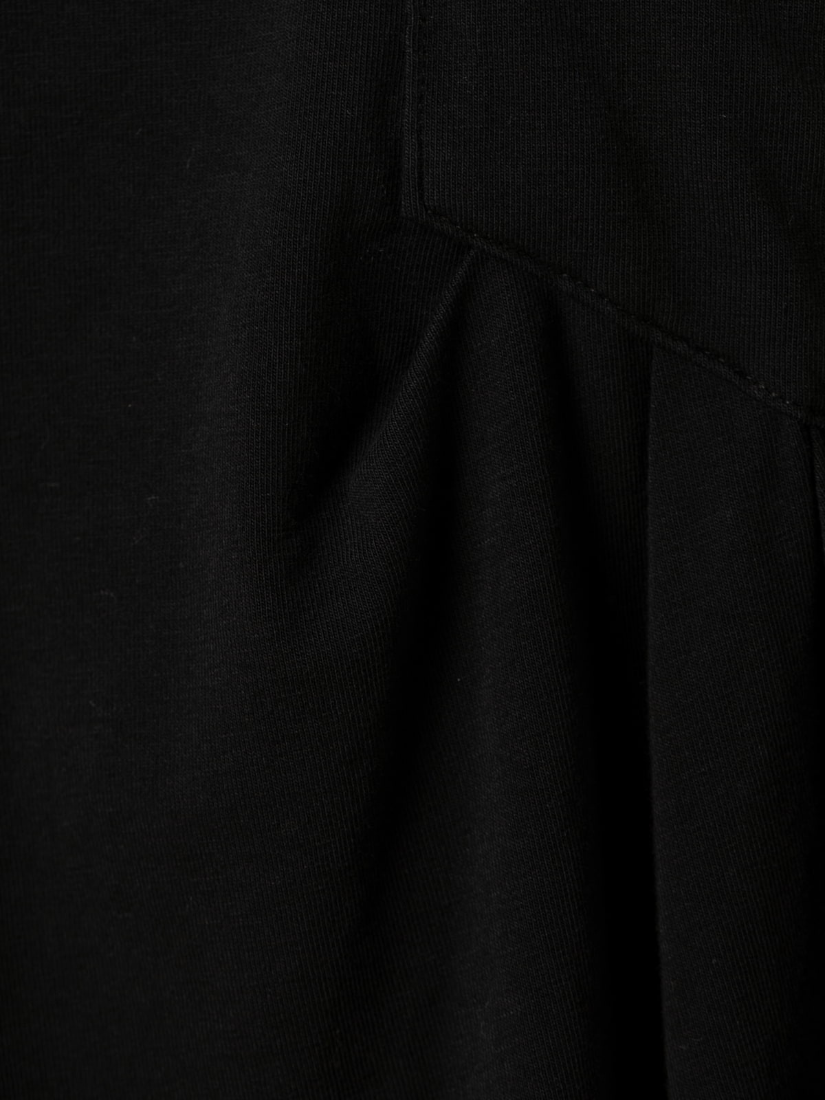 Camiseta de algodón 100% bolsillo diseño mom fit color Negro