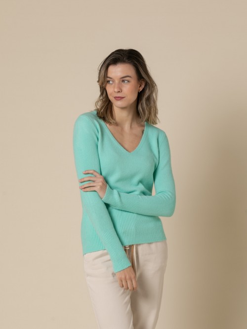 Jersey slim fit soft escote en pico color Tiffany