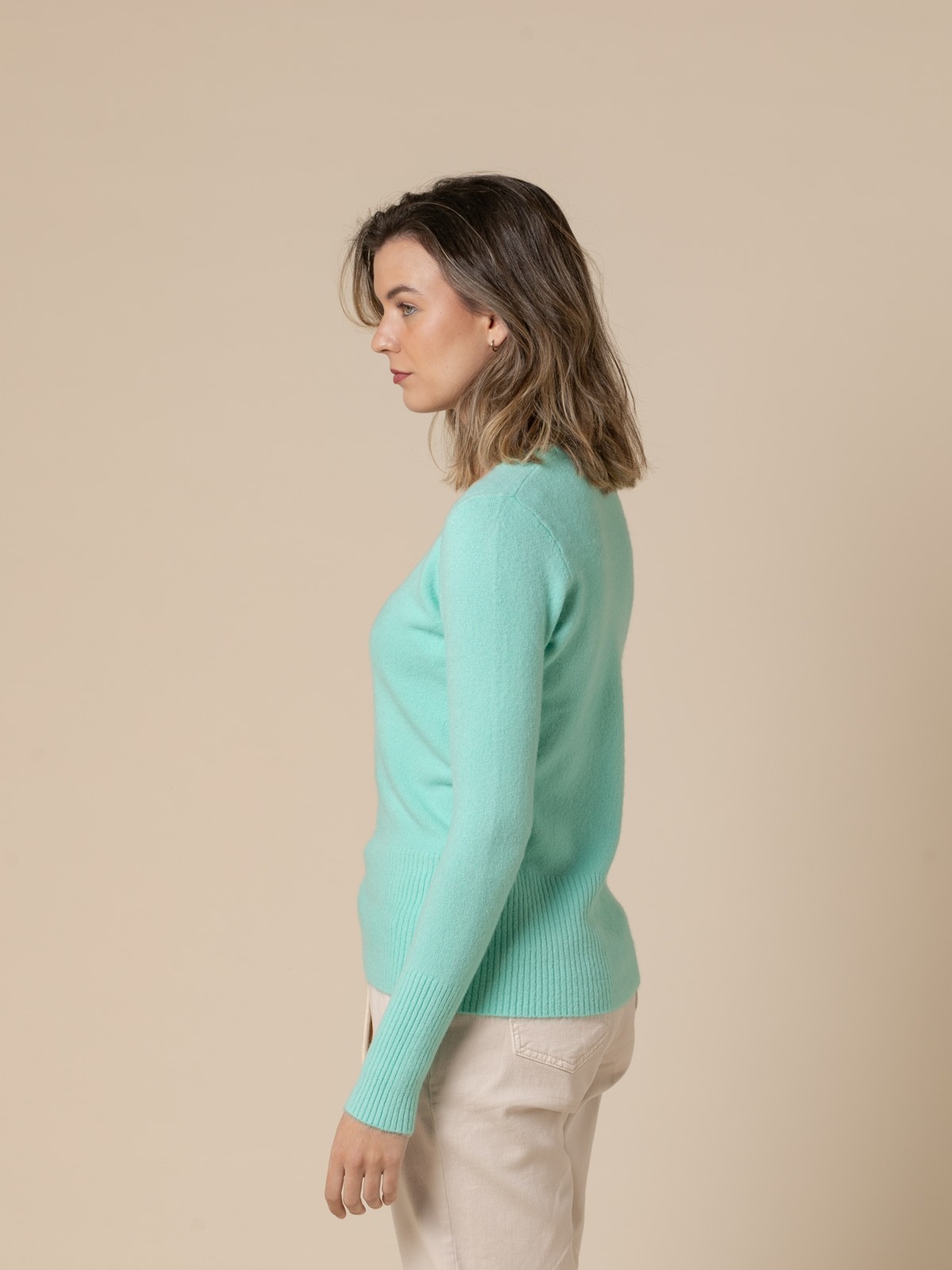 Jersey slim fit soft escote en pico color Tiffany
