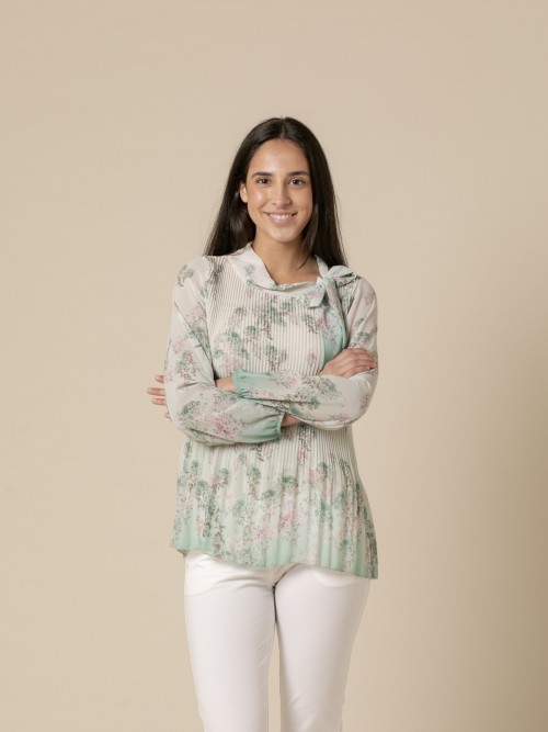Woman Printed and pleated bow blouse  Greencolour
