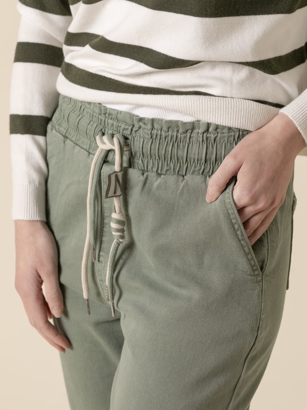 Pantalón sport loneta elástica color Caqui
