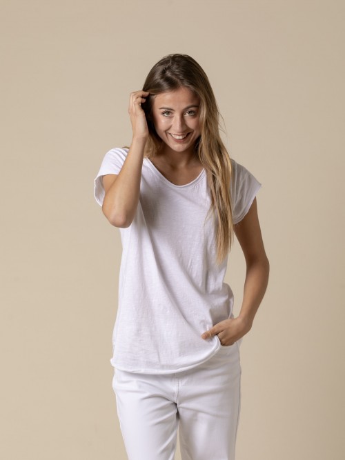 Woman 100% cotton round neck t-shirt  Whitecolour