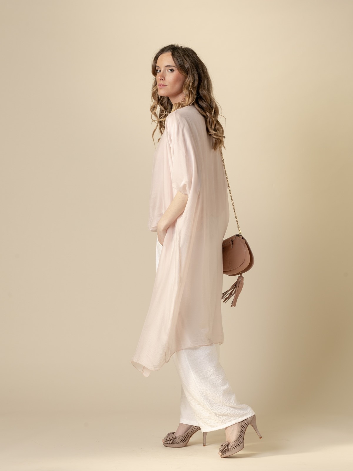 Woman Oversized short sleeve cape  Pink clarocolour