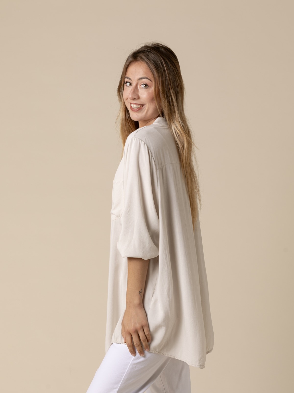 Woman Flowy shirt with 1 elbow sleeve pocket  Beigecolour