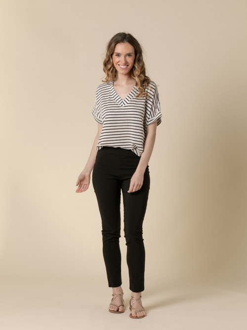 Woman Skinny pants with comfy lycra  Blackcolour