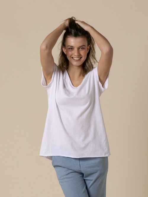 Camiseta 100% cotton escote pico color Blanco