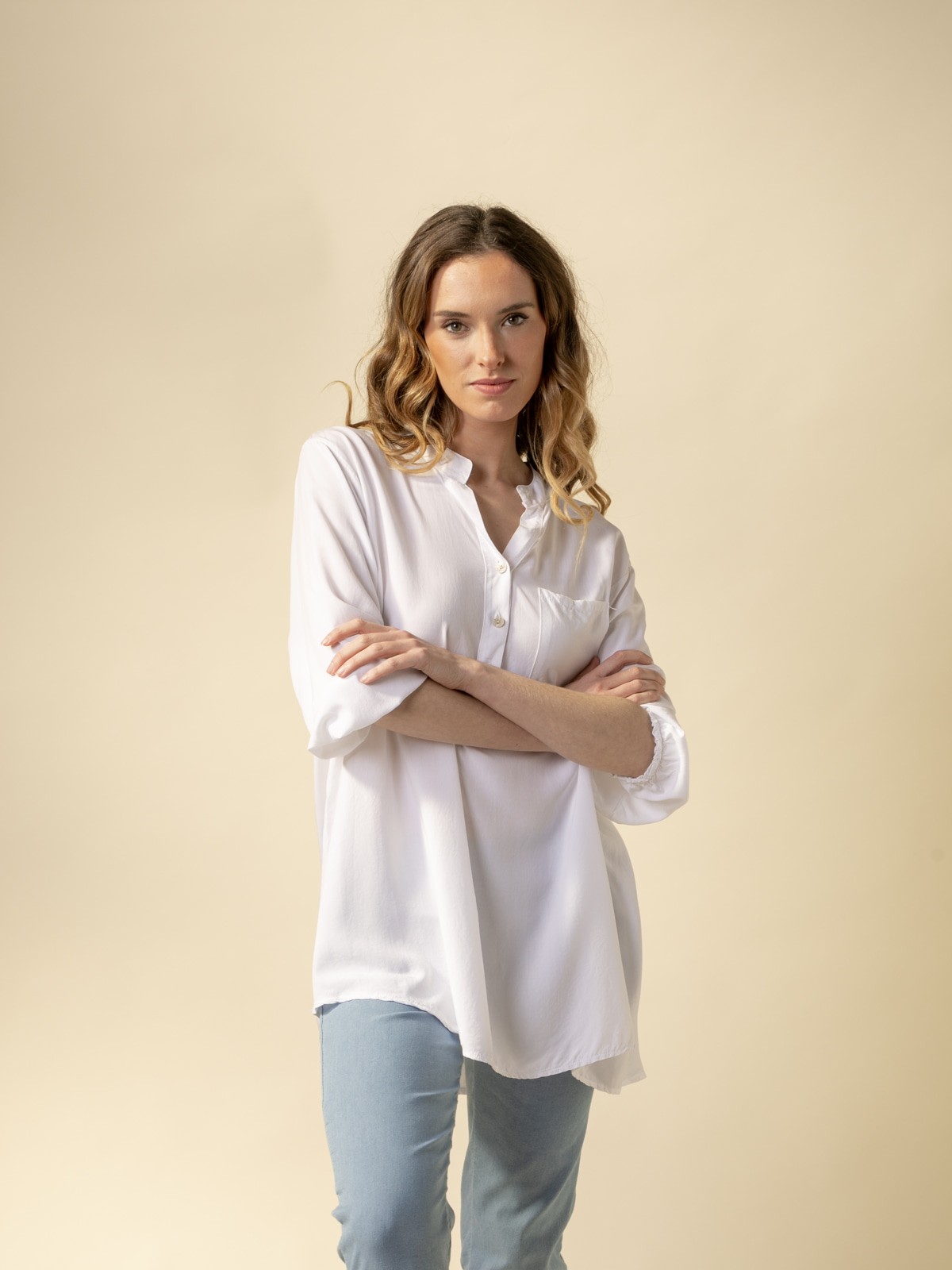 Woman Flowy shirt with 1 elbow sleeve pocket  Whitecolour