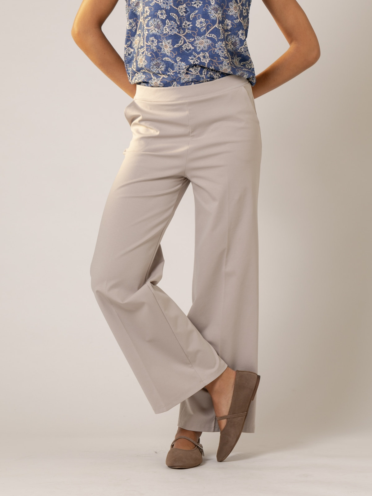 A-line design pants  Stone colour