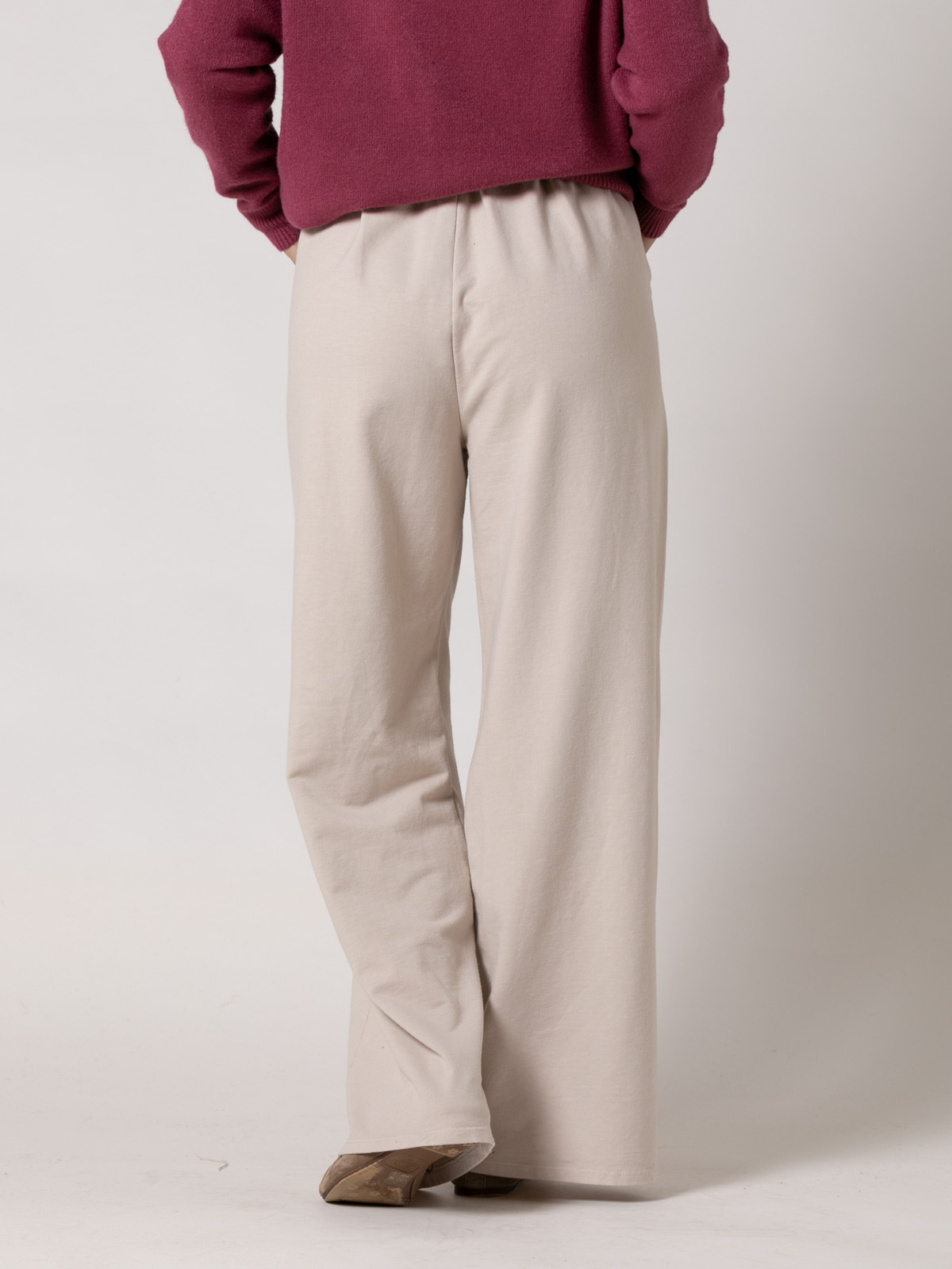 Pantalón felpa wide leg bolsillos color Beige Claro