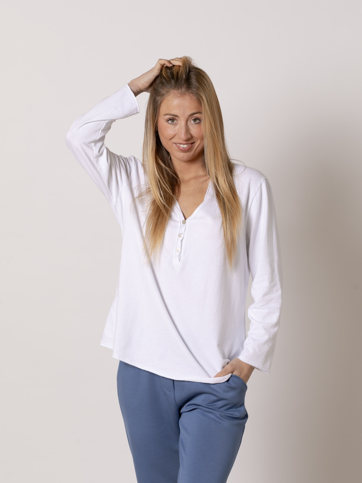 Camiseta felpa fina detalle escote color Blanco