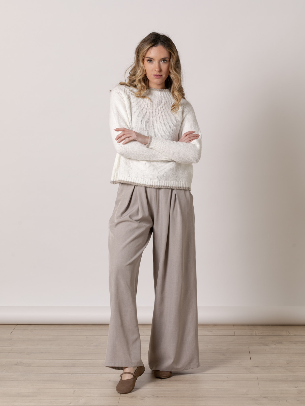 Pantalón fluido super trendy color Piedra