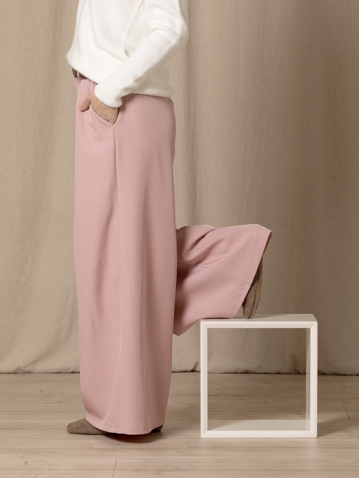 Super trendy flowing trousers  Pink colour
