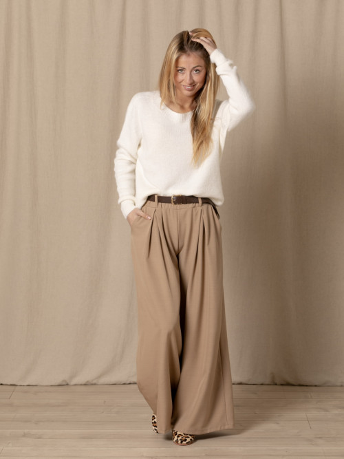 Super trendy flowing trousers  camel claro colour