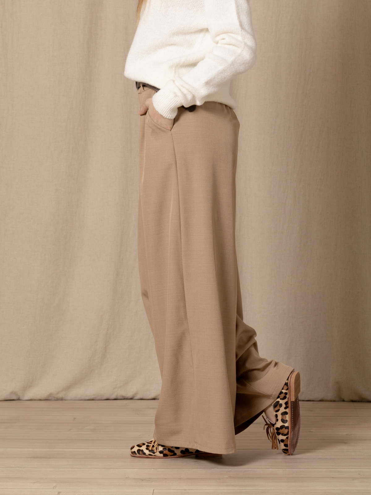 Super trendy flowing trousers  camel claro colour