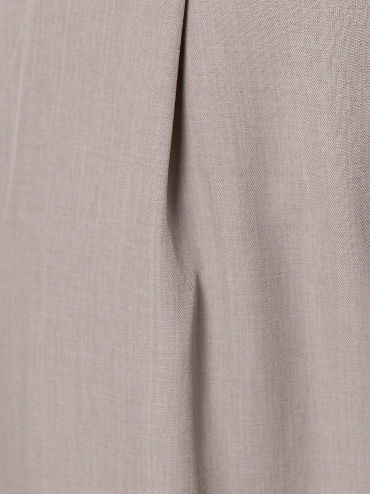 Pantalón fluido de pinza color Taupe