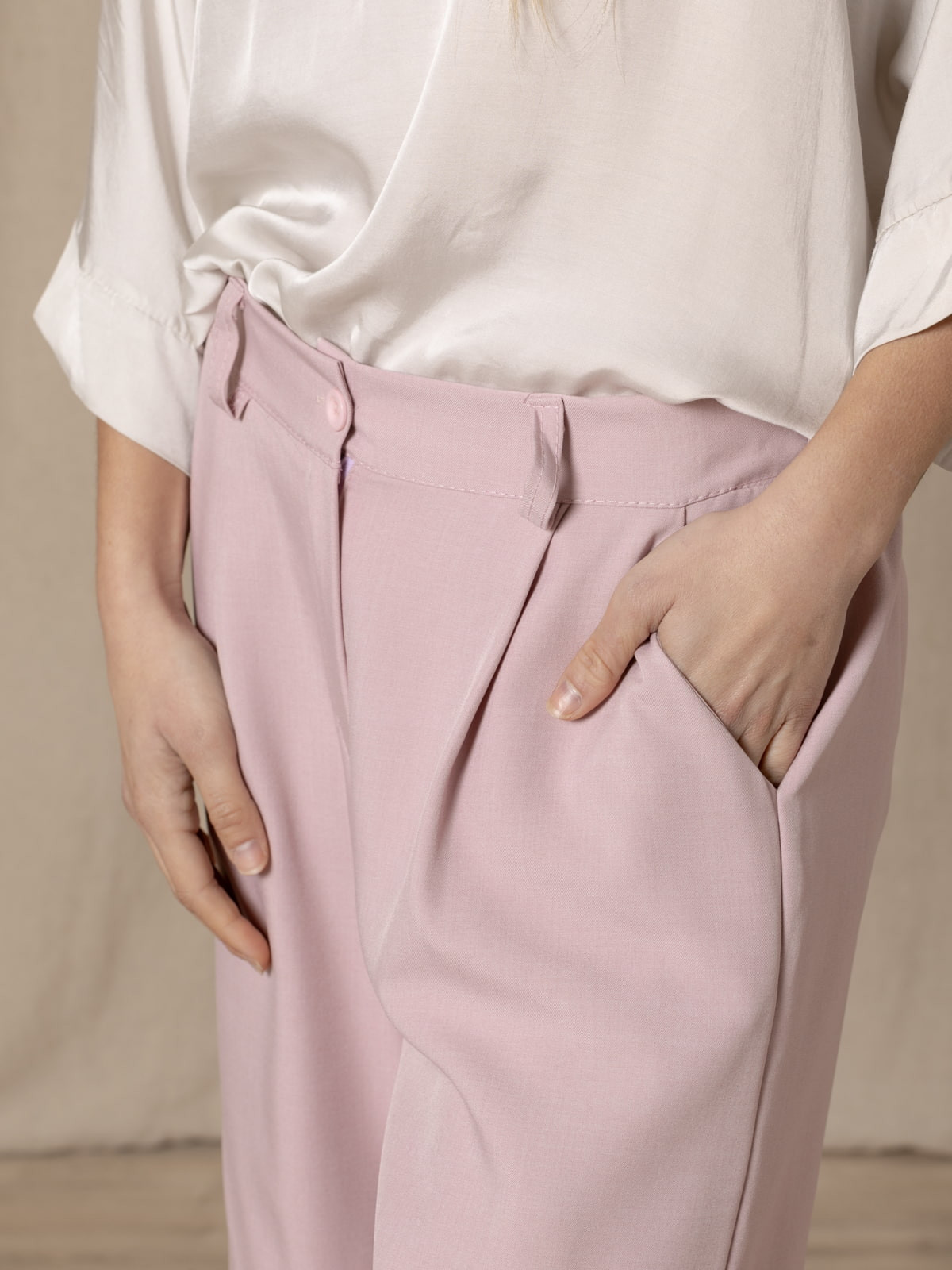Pantalón fluido de pinza color Rosa