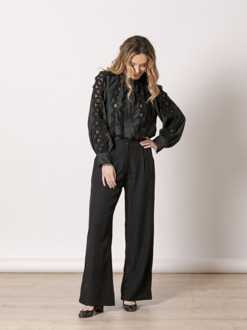 Flowing pleated trousers  Black colour
