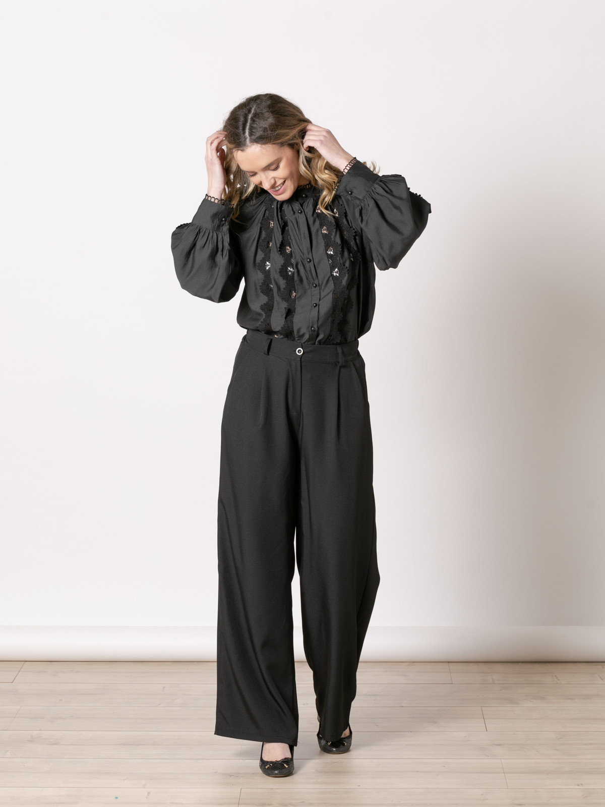 Pantalón fluido de pinza color Negro
