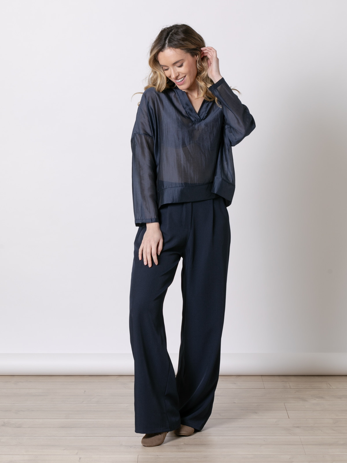 Flowing pleated trousers  Blue Navy colour
