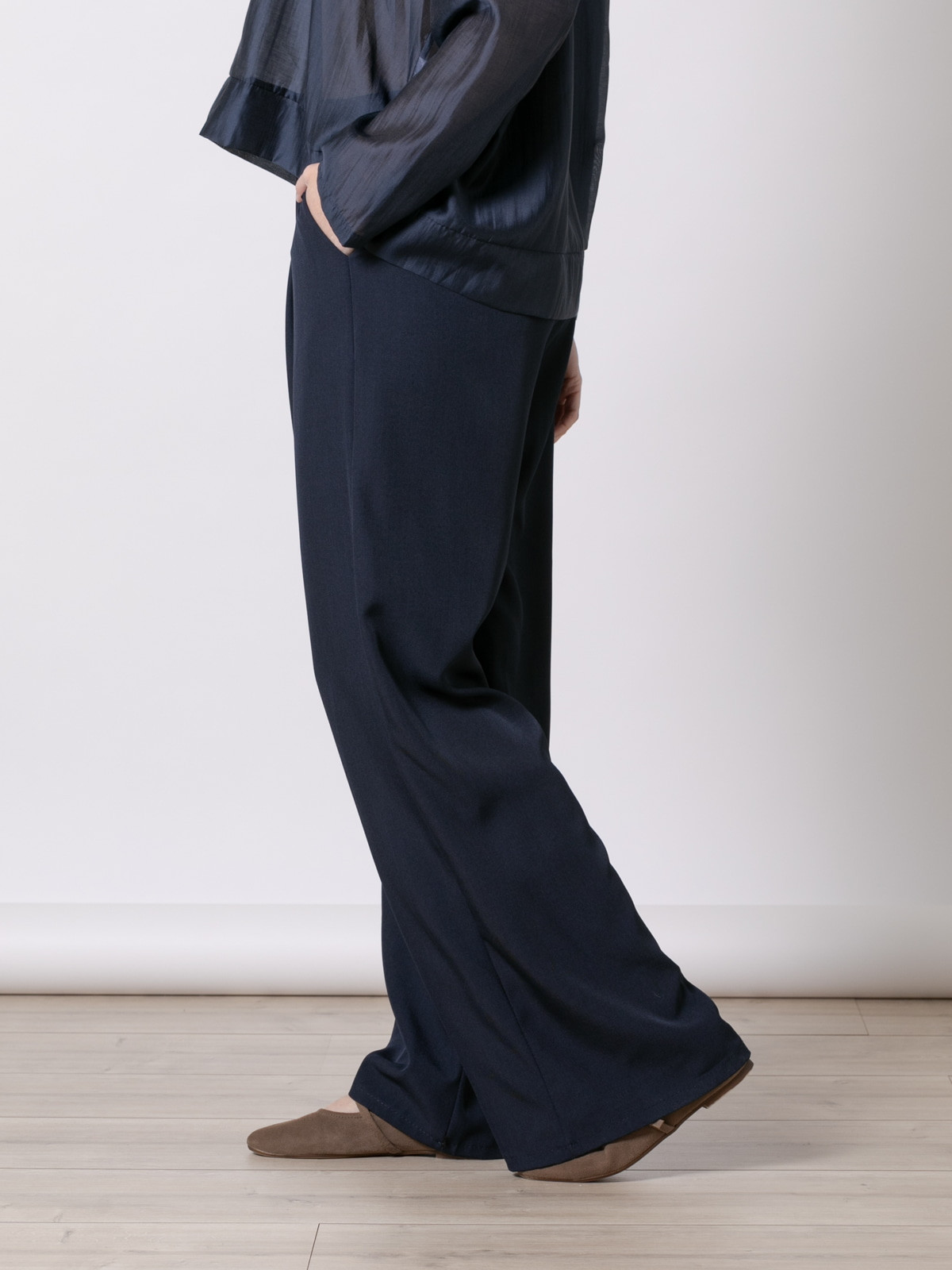 Flowing pleated trousers  Blue Navy colour