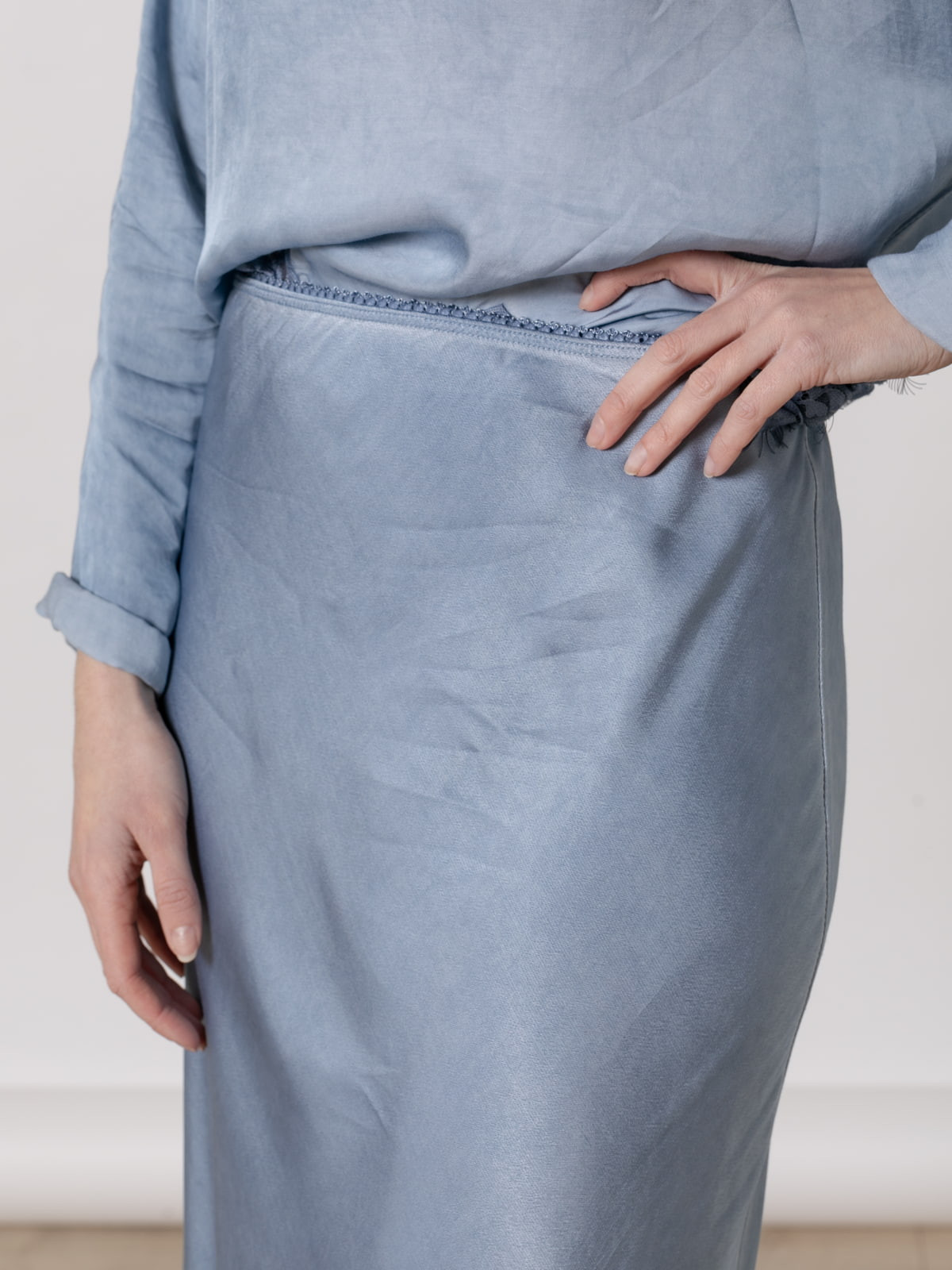 Flowy lace skirt  Blue colour