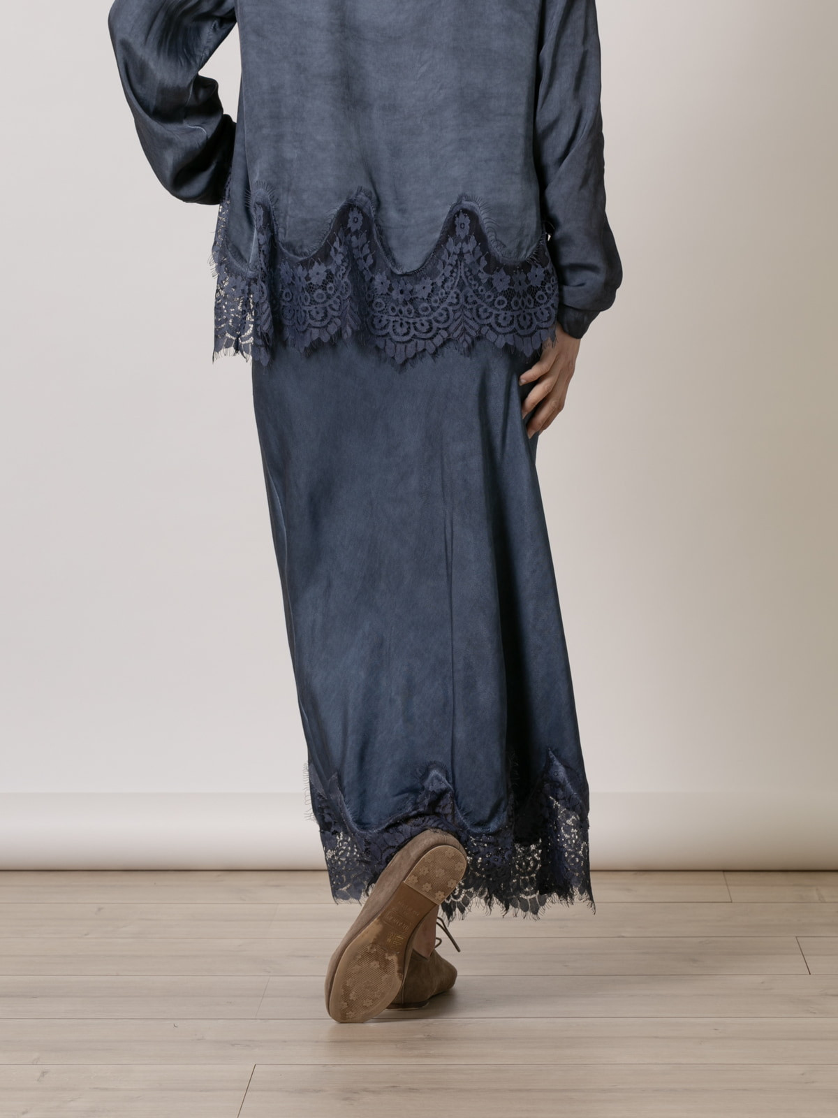 Flowy lace skirt  Blue Navy colour
