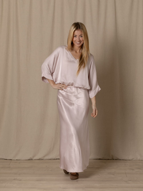 Flowing skirt bias design  Pink colour