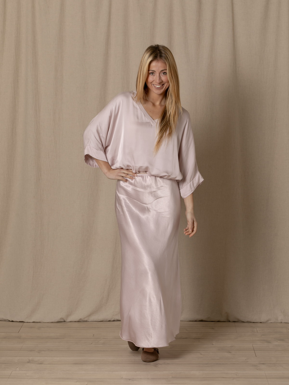 Flowing skirt bias design  Pink colour