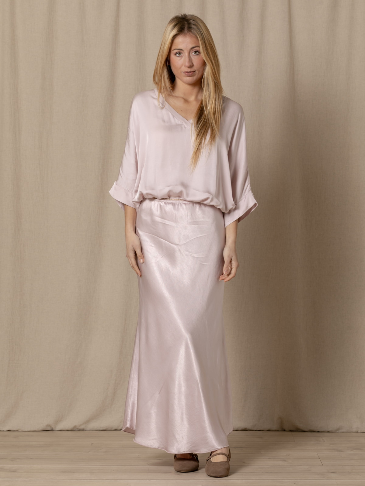 Flowing skirt bias design  Pink colour