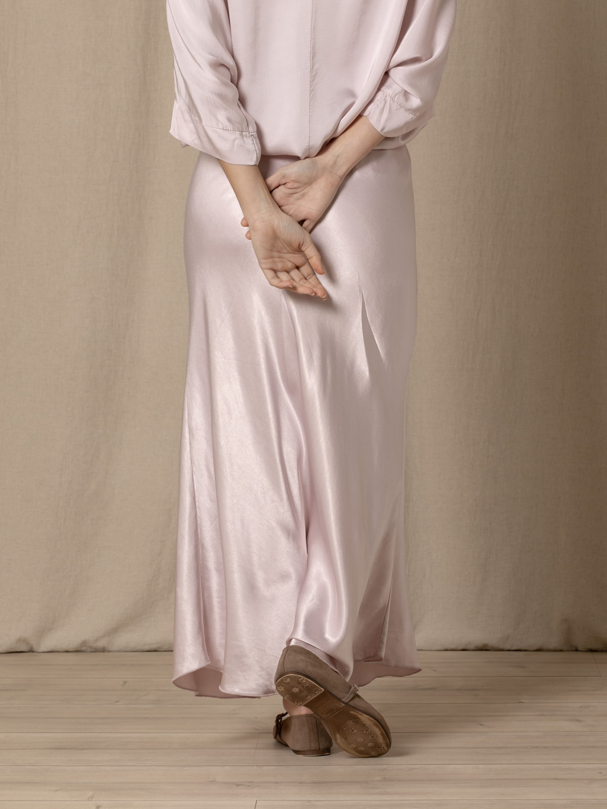 Flowing skirt bias design  Pink colour