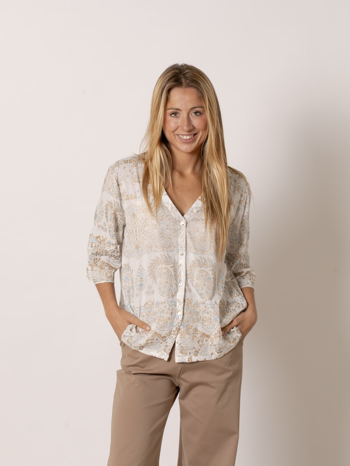 Flowy blouse with trendy drawings  Blue colour