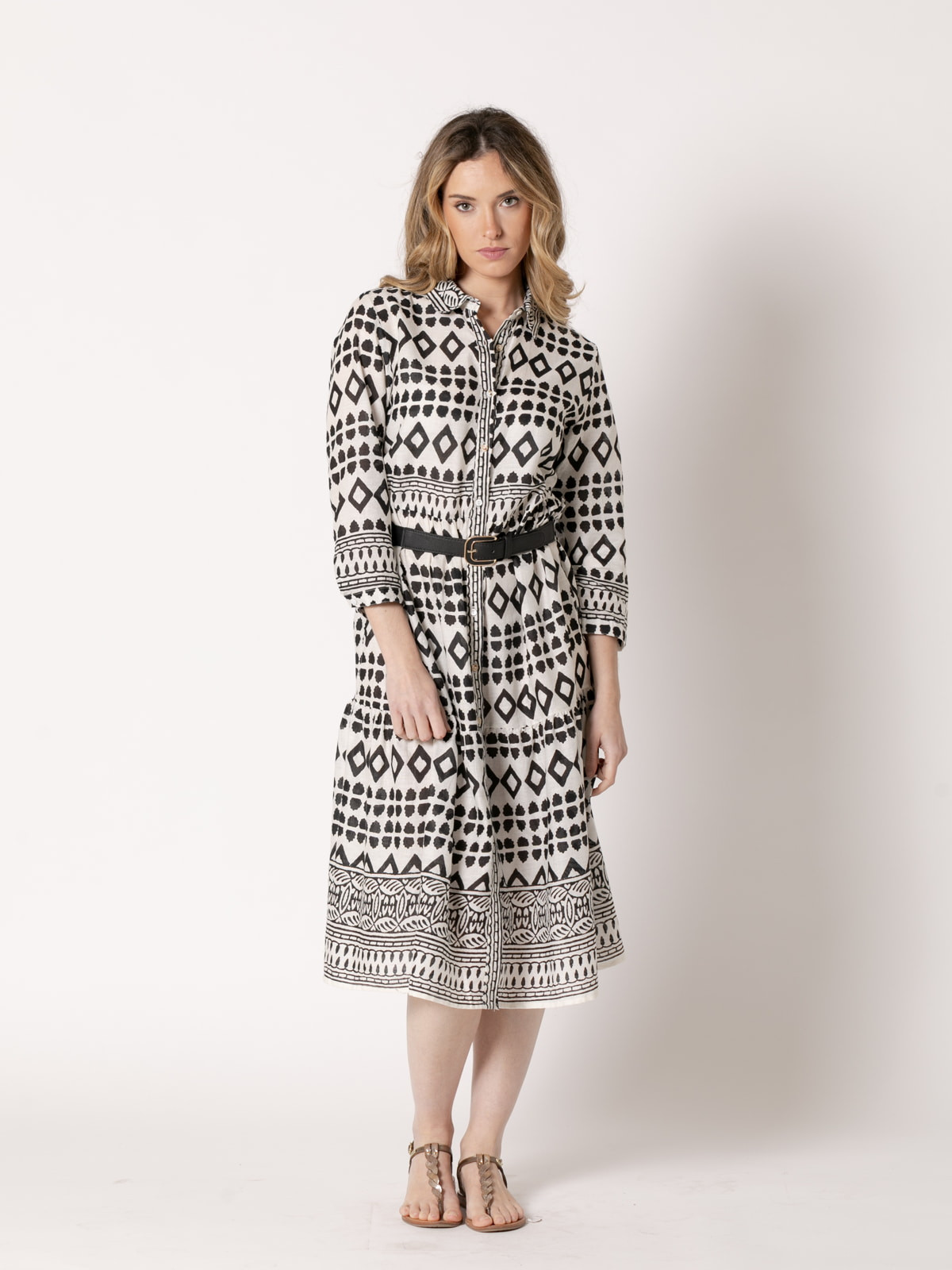 Buttoned midi shirt dress with flare  White y negro colour