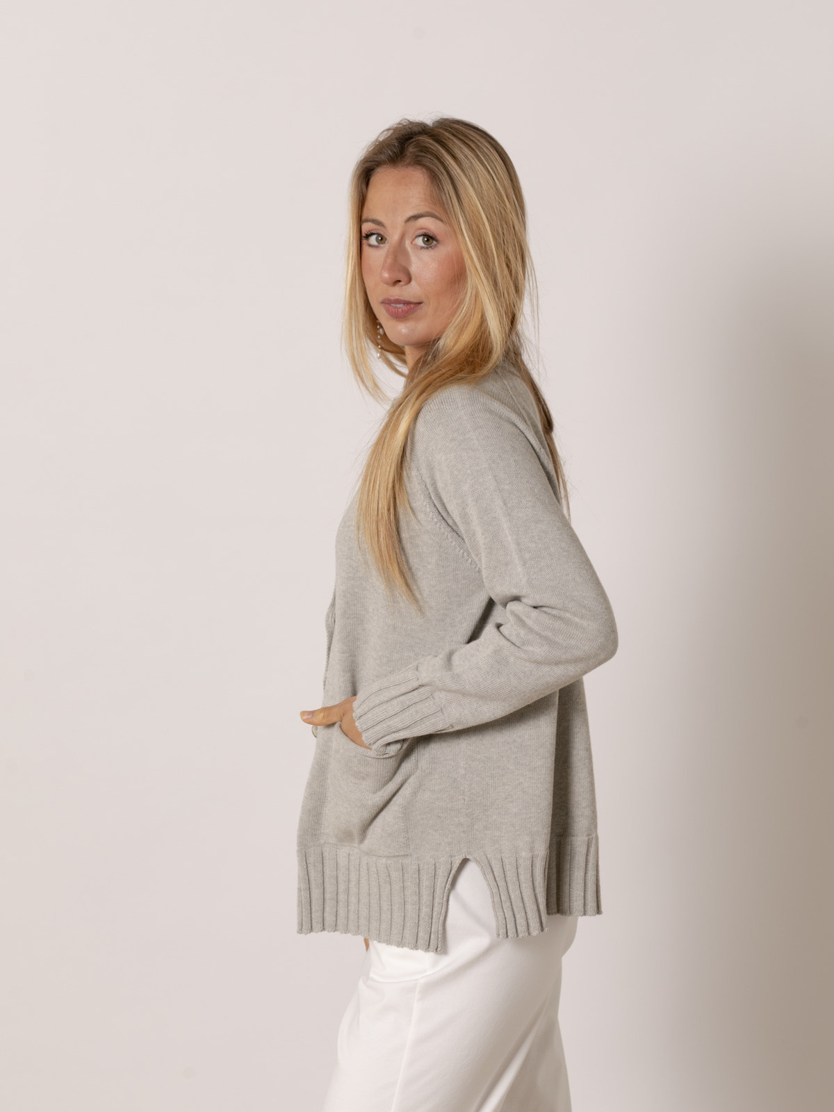 Chaqueta oversize c/polo y abotonado color Gris