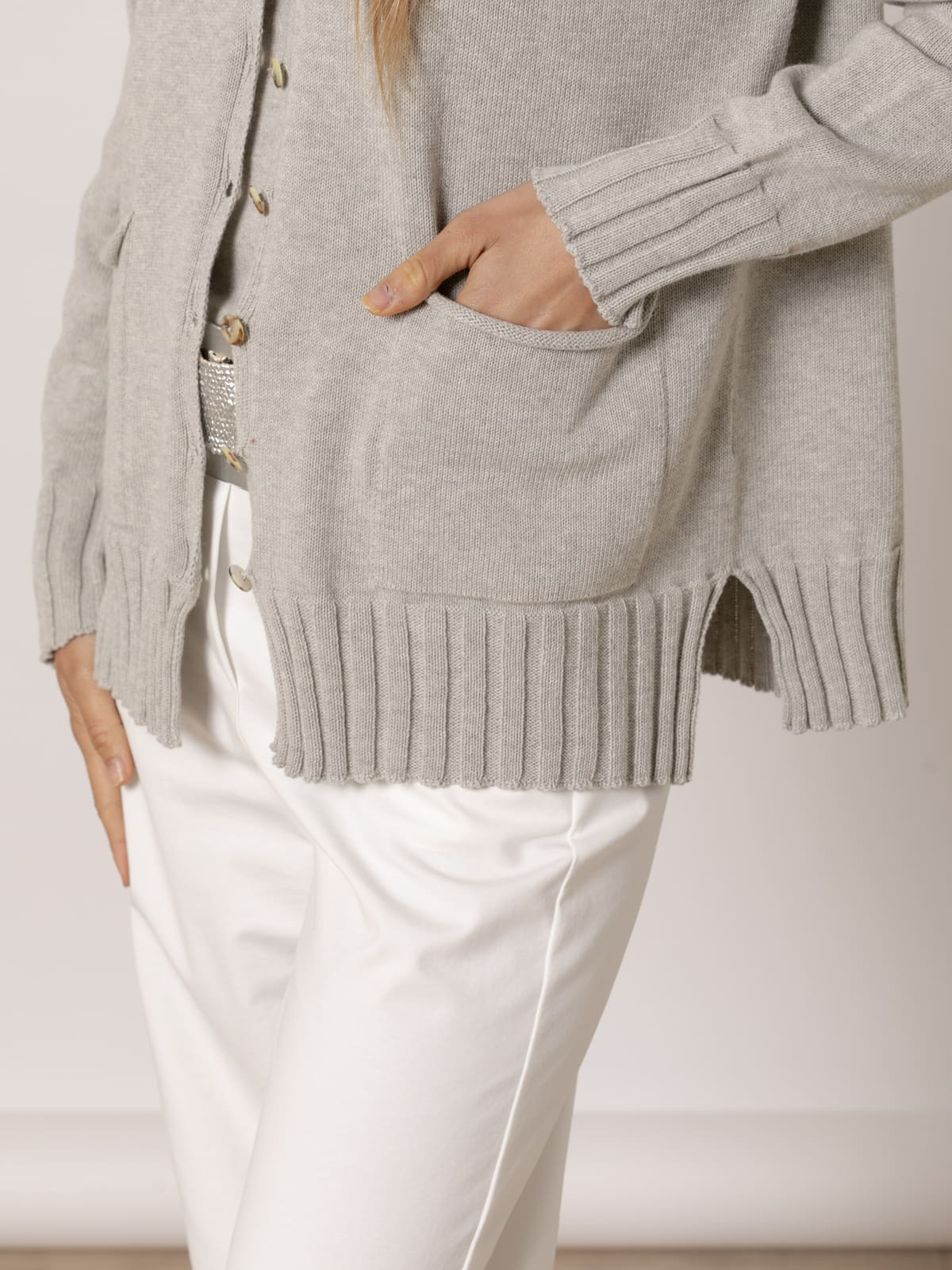 Chaqueta oversize c/polo y abotonado color Gris