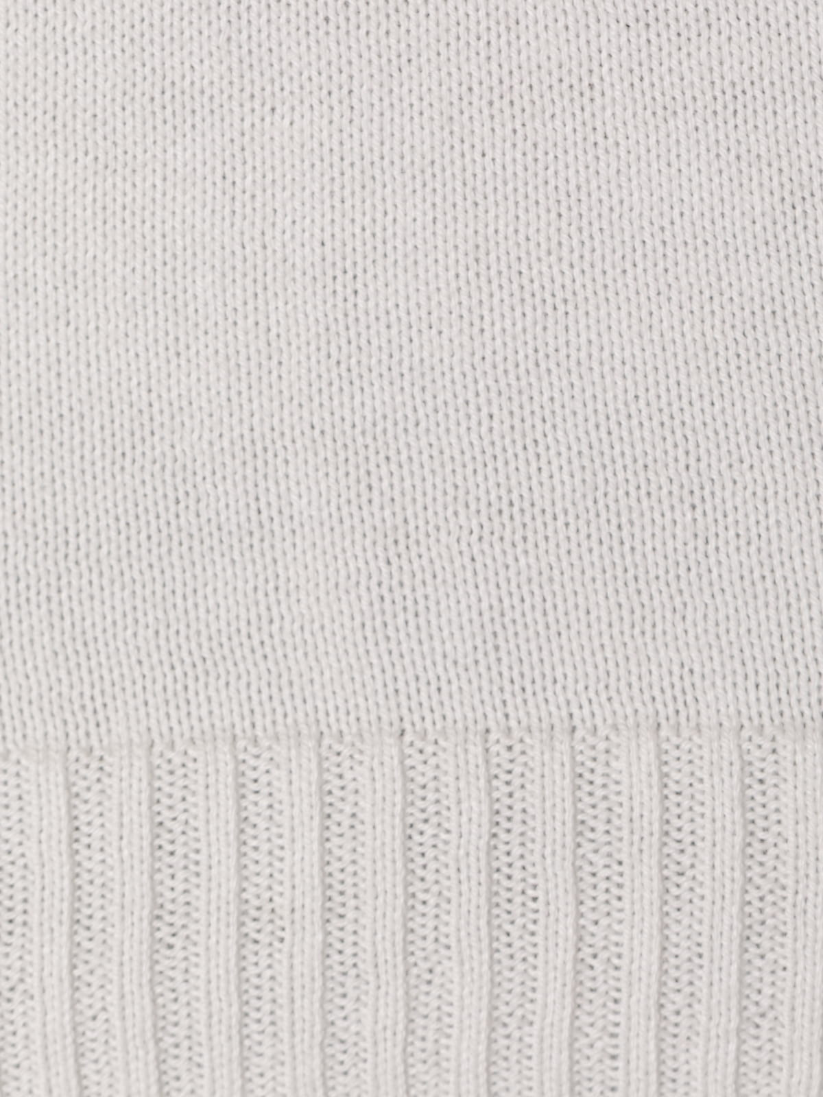 100% cotton knit top with V-neck  White colour