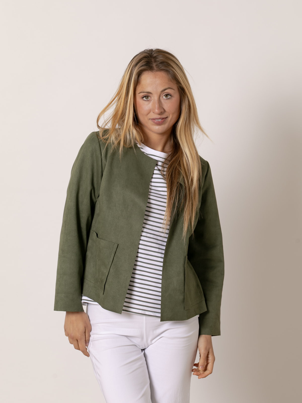 Chaqueta corta ante color Caqui