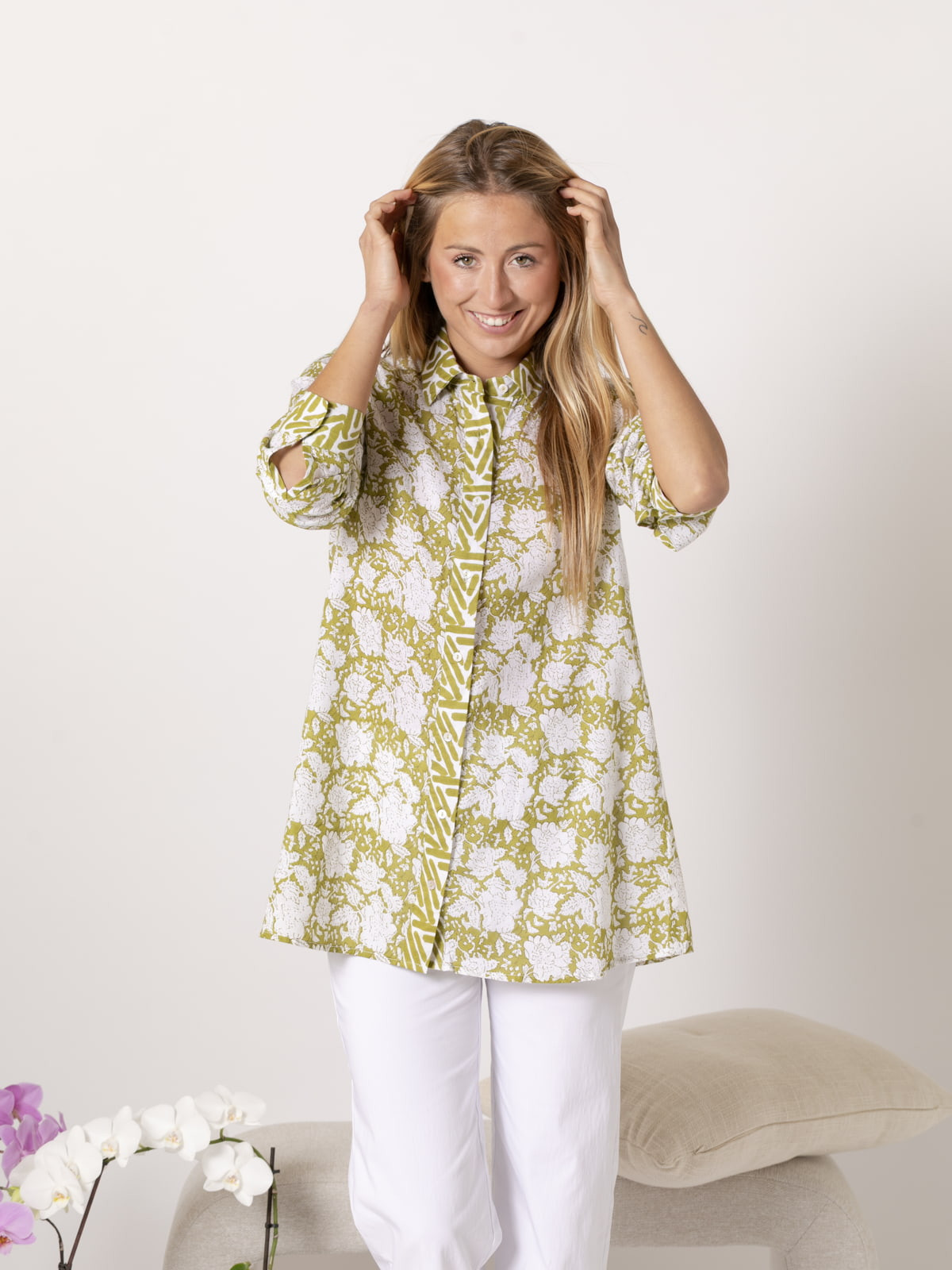 Camisa estampada larga color Oliva