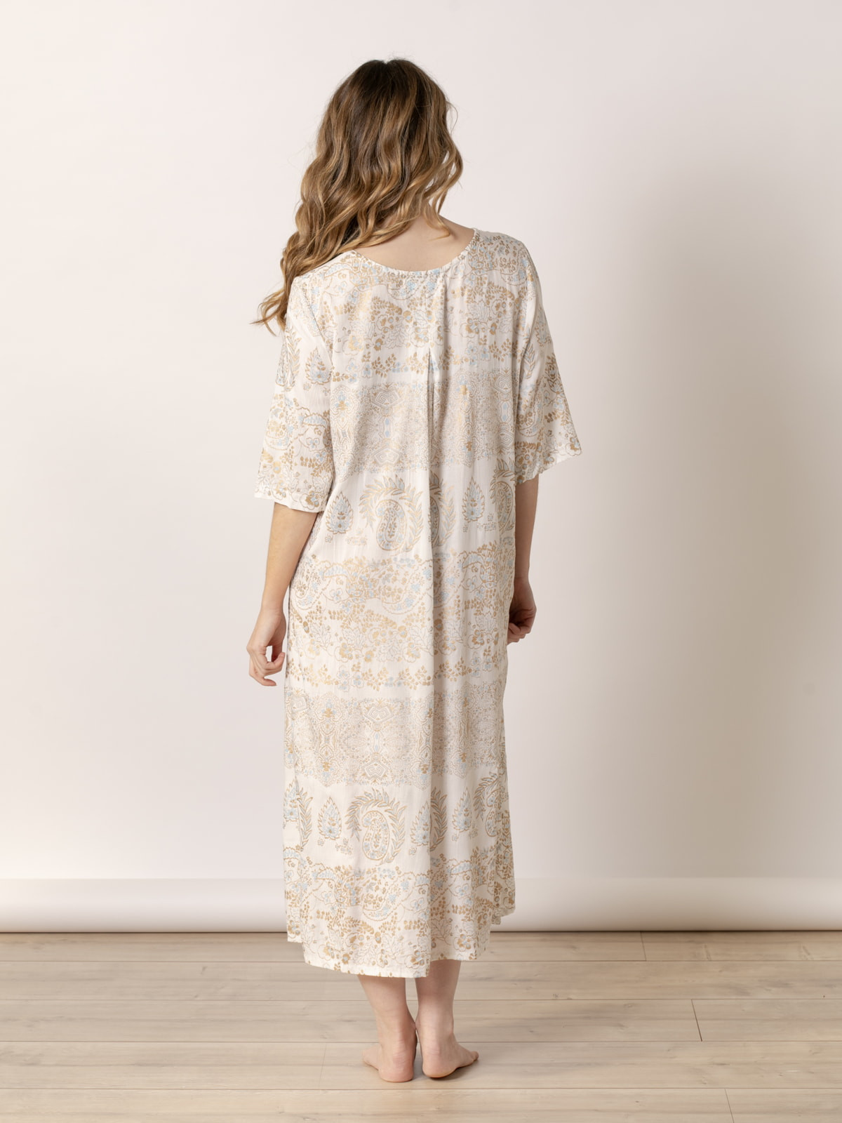 Flowing dress with comfortable pockets  Blue colour