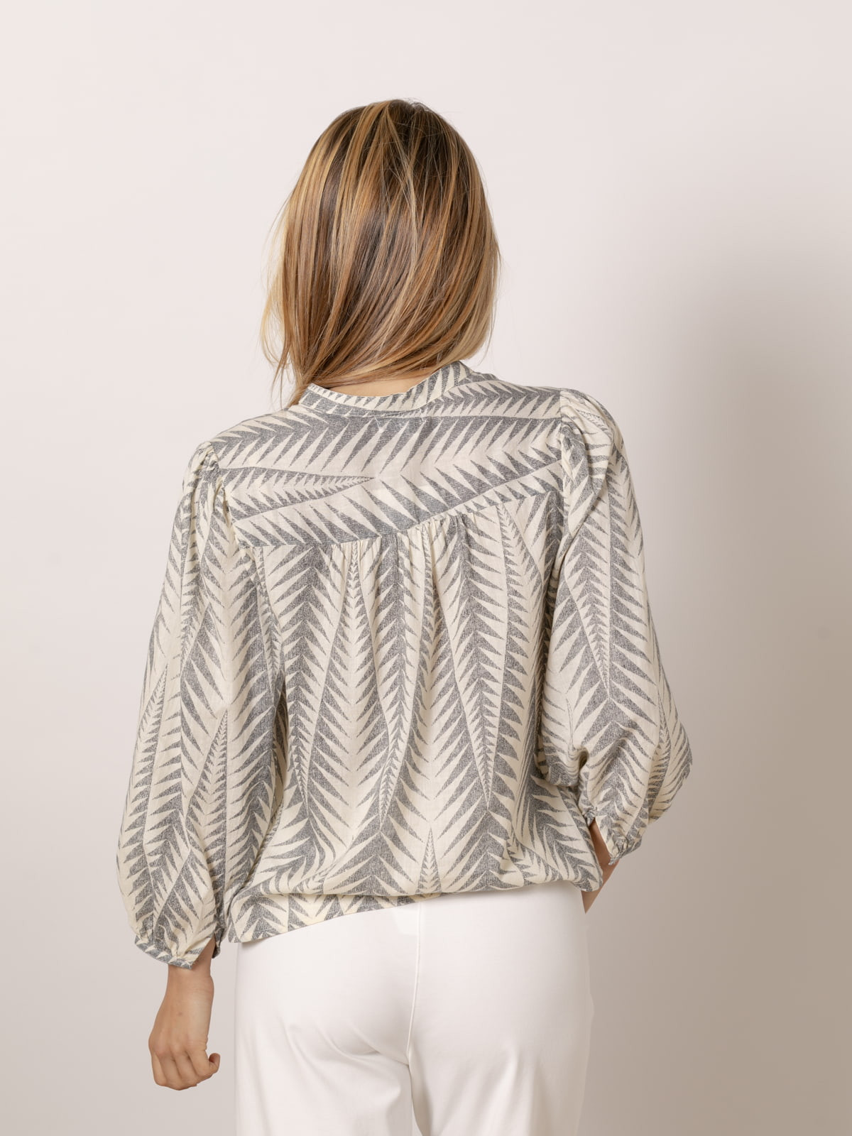 Camisa dibujo espiga color Gris
