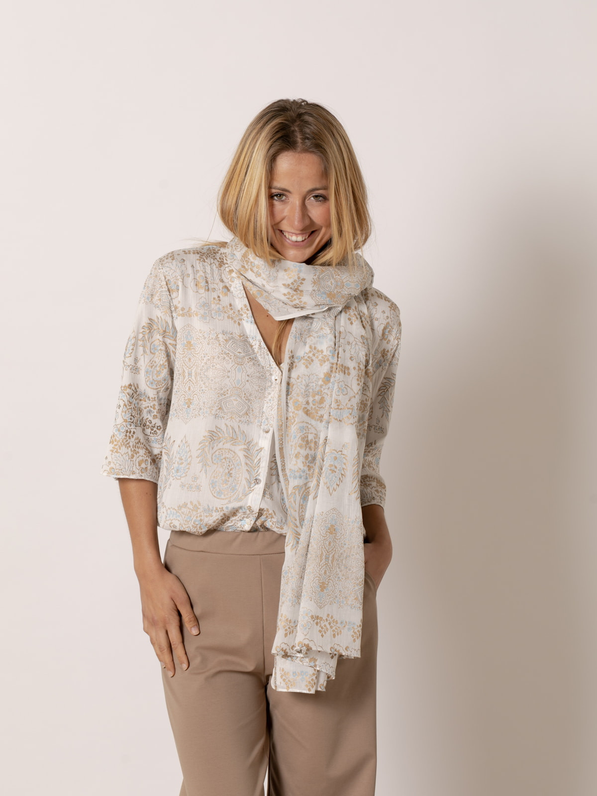 Scarf with glitter detail  Blue colour