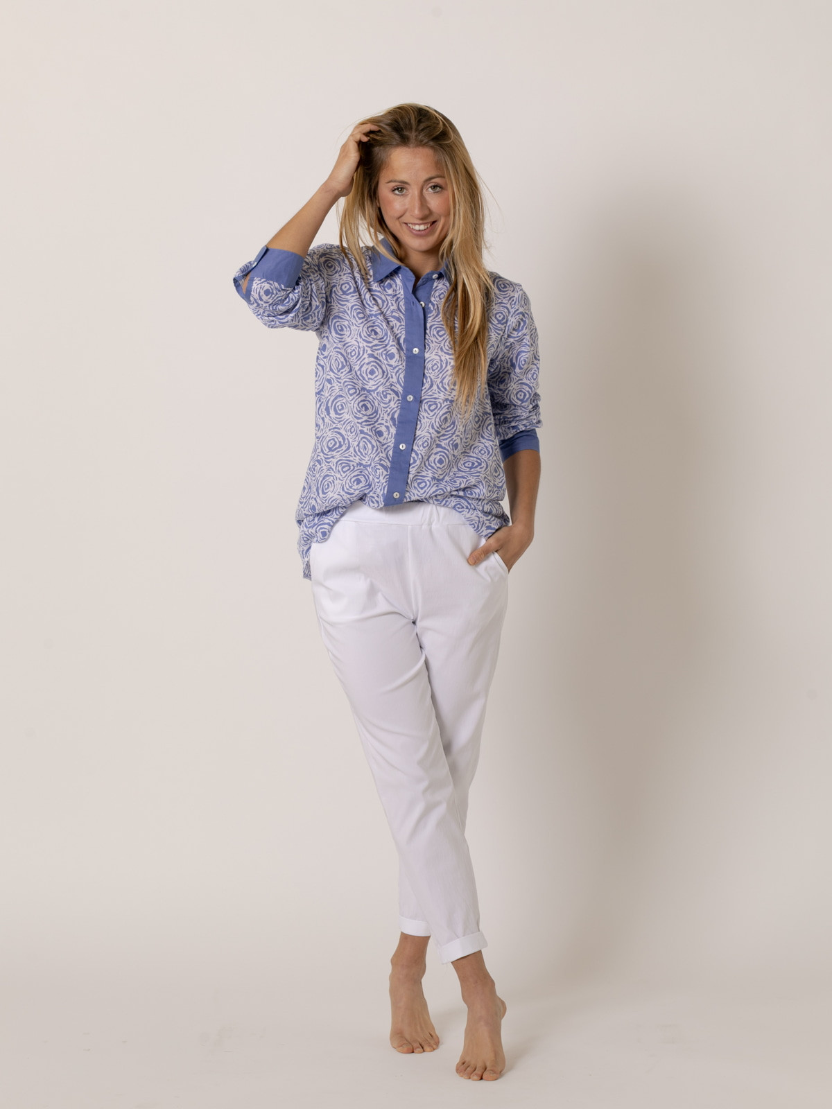 Elastic ankle pants  White colour