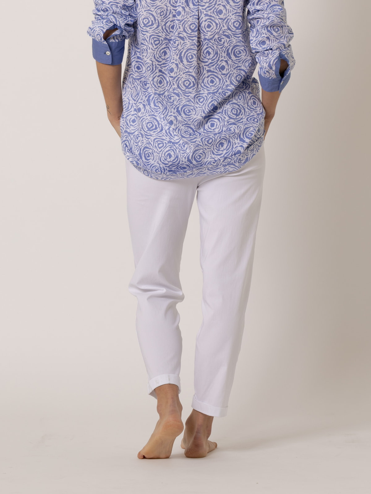 Elastic ankle pants  White colour