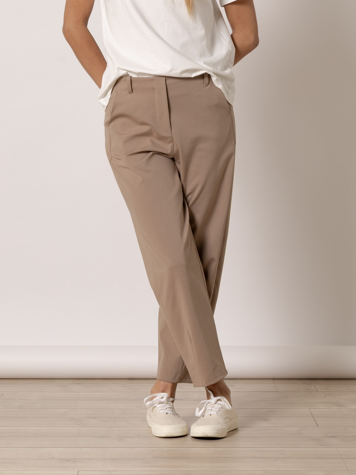 Pantalón teen costura en bajo color Camel