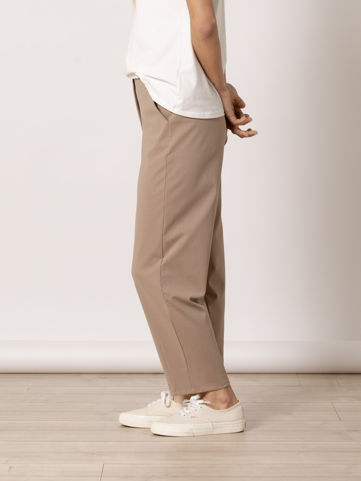 Teen pants with hem seam  Camel colour