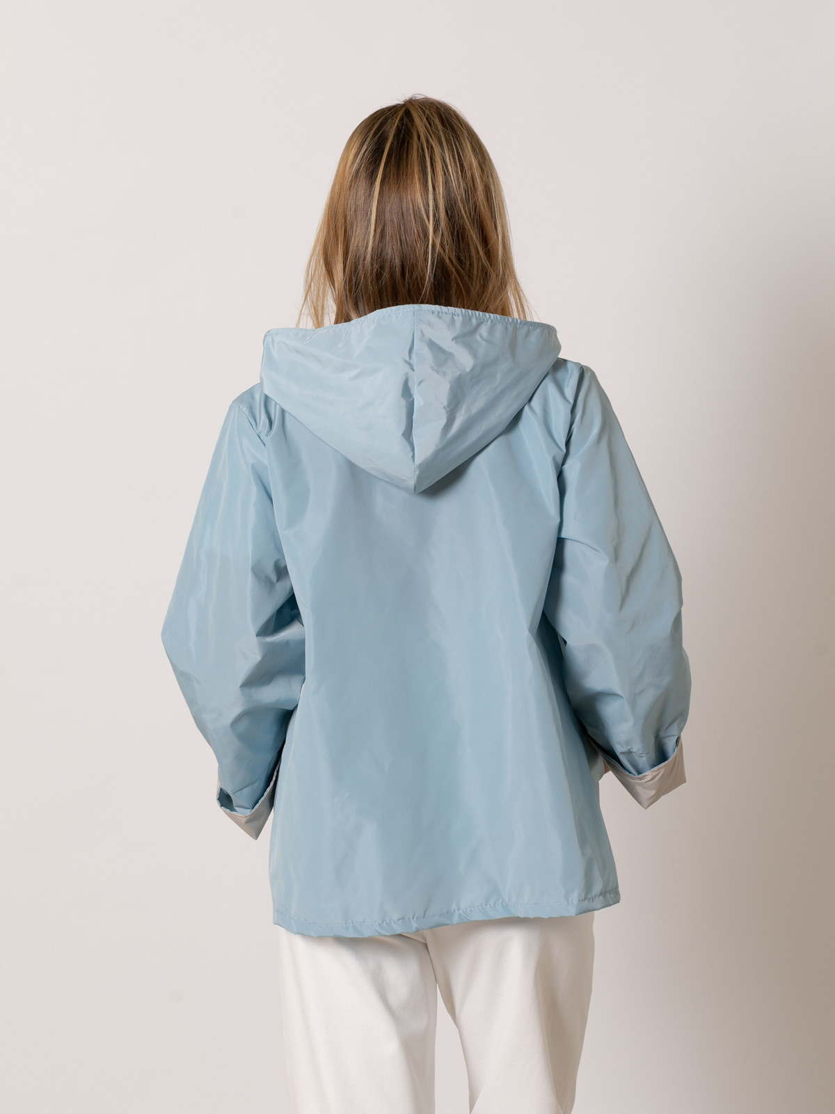 Chaqueta impermeable con vivos color Azul
