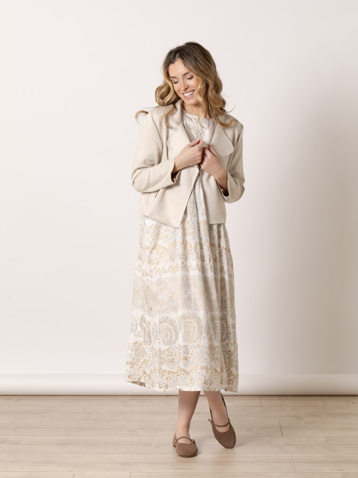 Chaqueta corta ante sintético color Beige Claro