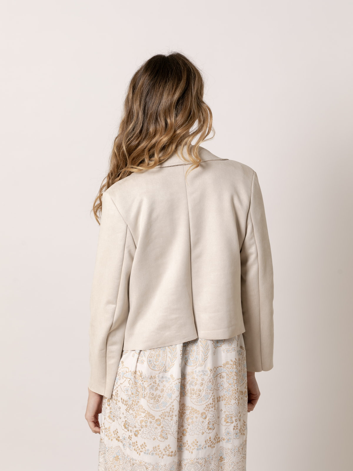 Chaqueta corta ante sintético color Beige Claro