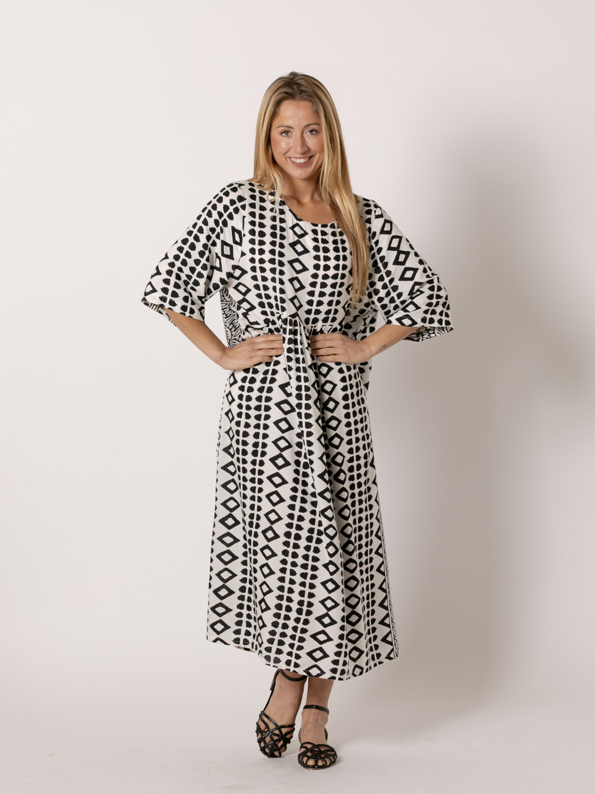 Vestido fluido bolsillos confy color Crudo