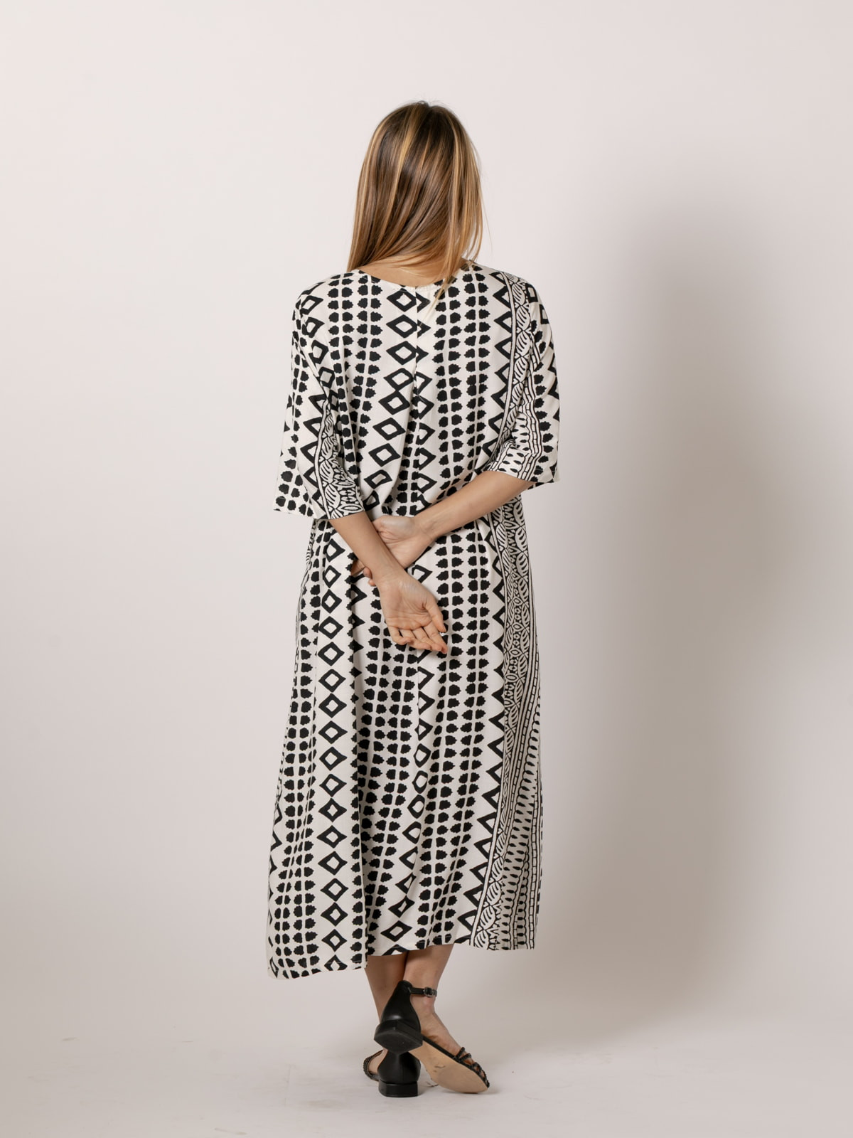 Vestido fluido bolsillos confy color Crudo