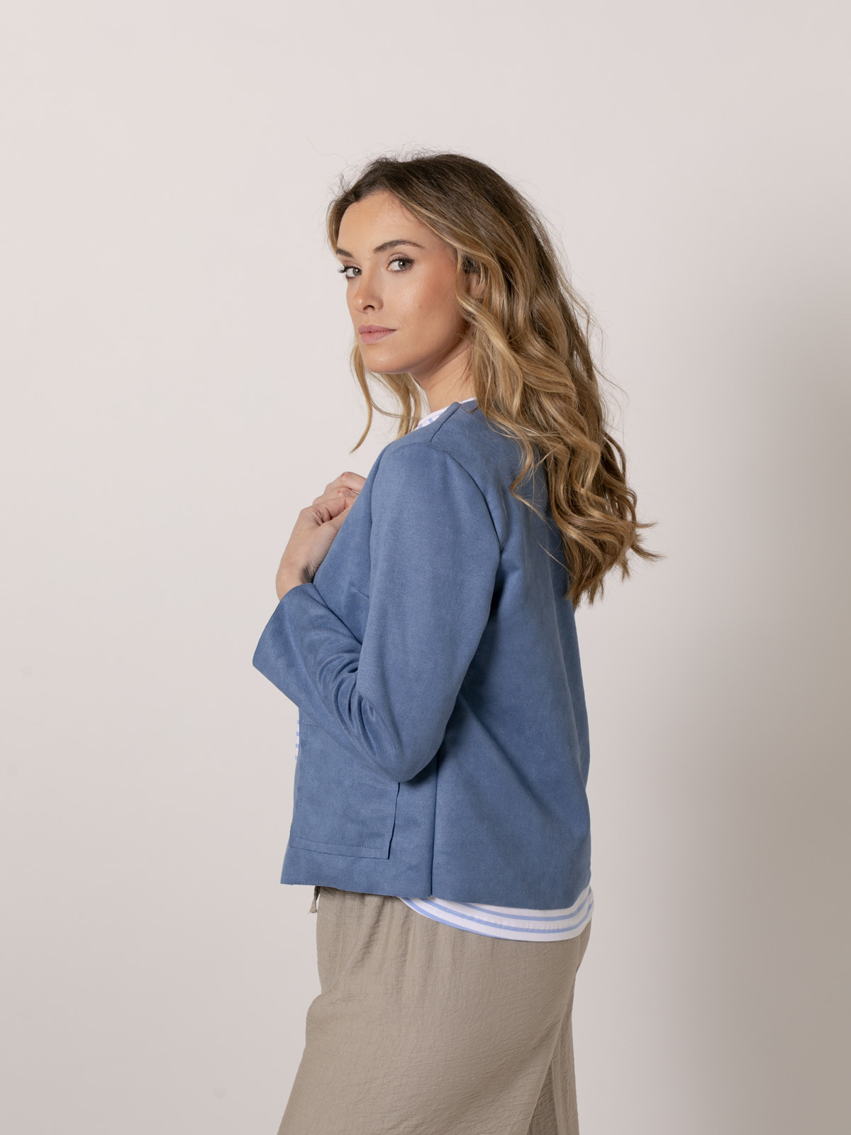 Chaqueta corta ante color Azul
